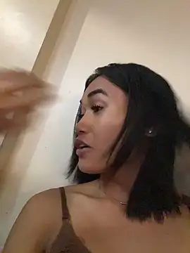 bigcock janine online show from June 18, 1:39 am