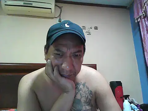 Snapshot of luizam1976 chatting on July 21, 1:19 am luizam1976 online show from July 21, 1:19 am