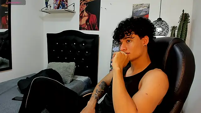 Snapshot of koda_miller chatting on June 2, 8:22 pm koda miller online show from June 2, 8:22 pm