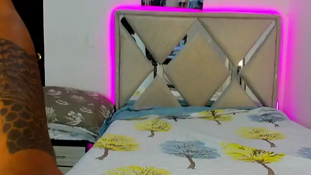 Lucas cruz1 online show from June 17, 3:53 am