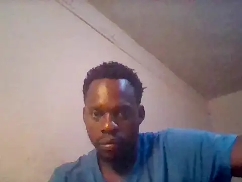 Snapshot of loonyMuse chatting on July 13, 7:44 am loonyMuse online show from July 13, 7:44 am