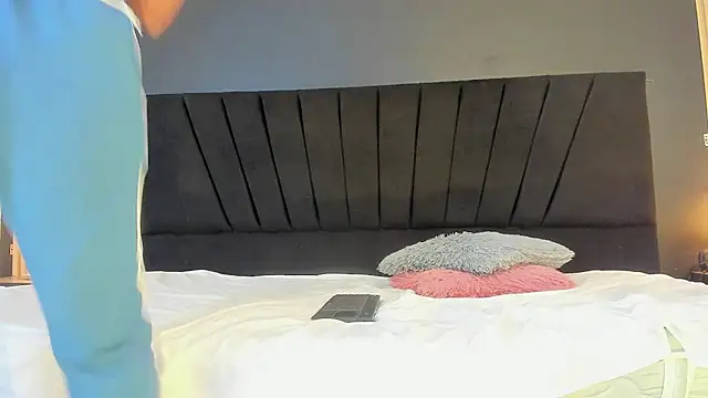 Snapshot of DILANX18 chatting on June 17, 9:27 pm DILANX18 online show from June 17, 9:27 pm