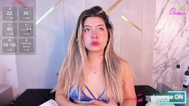 Snapshot of ChloeBelle_ chatting on June 11, 12:36 pm ChloeBelle online show from June 11, 12:36 pm