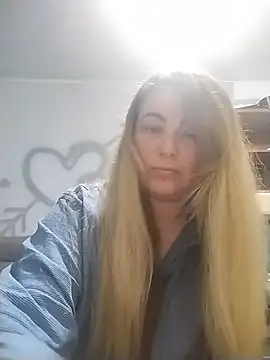 Snapshot of AngelWhite008 chatting on June 11, 7:56 pm AngelWhite008 online show from June 11, 7:56 pm