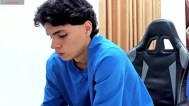 Ithan Hott online show from June 27, 3:44 am