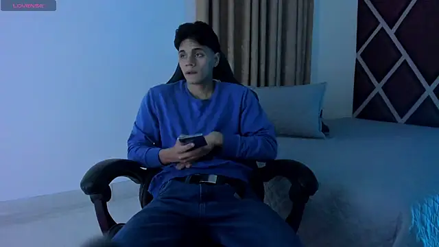 Ithan Hott online show from July 5, 3:13 am