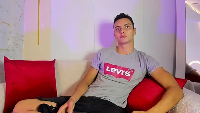 Snapshot of andrewevans46 chatting on June 2, 1:13 pm andrewevans46 online show from June 2, 1:13 pm