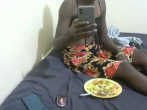 Snapshot of cute_avy0 chatting on June 10, 7:13 pm cute avy0 online show from June 10, 7:13 pm