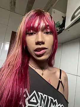 itevellyn  online show from June 2, 4:09 pm