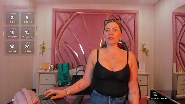 Snapshot of pamelaQenn2 chatting on June 12, 6:07 pm pamelaQenn2 online show from June 12, 6:07 pm