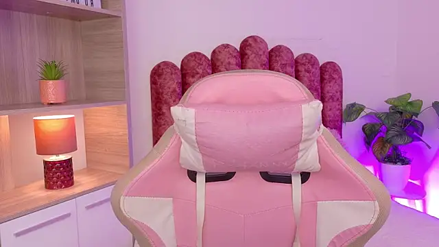 CamilleBlair  online show from July 21, 11:56 am