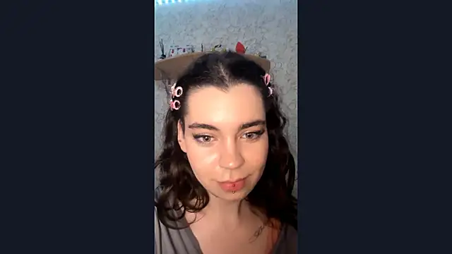 Snapshot of LaceyBatter chatting on June 30, 7:37 pm LaceyBatter online show from June 30, 7:37 pm