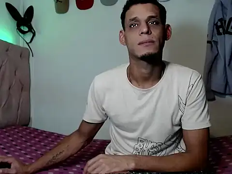 Snapshot of Brendt_Hotx chatting on June 25, 12:54 am Brendt Hotx online show from June 25, 12:54 am