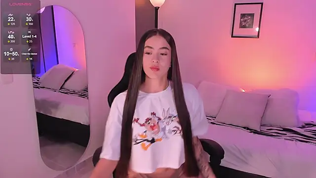 LizzyColins online show from June 15, 6:32 pm