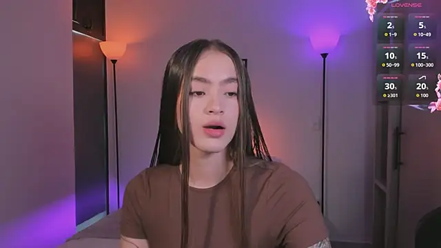 LizzyColins online show from July 5, 1:07 pm
