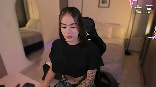 LizzyColins online show from July 16, 6:47 pm