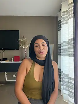 Snapshot of nadiabnssd chatting on June 6, 1:27 pm nadiabnssd online show from June 6, 1:27 pm