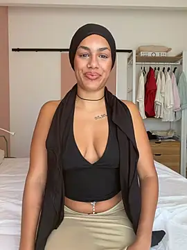 nadiabnssd online show from July 14, 2:23 pm