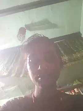 Snapshot of desiwife123coupl chatting on July 21, 12:24 am desiwife123coupl online show from July 21, 12:24 am