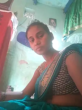Snapshot of desiwife123coupl chatting on July 28, 1:34 am desiwife123coupl online show from July 28, 1:34 am
