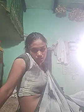 Snapshot of desiwife123coupl chatting on July 29, 1:59 am desiwife123coupl online show from July 29, 1:59 am