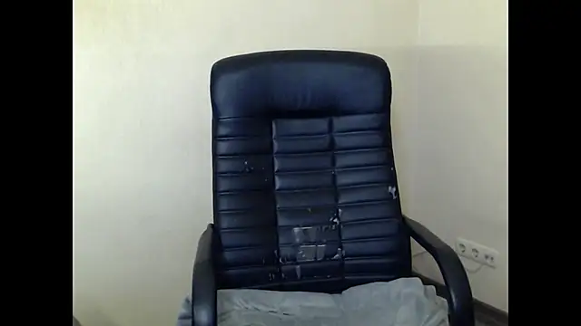 Snapshot of Cammil1a_horn chatting on July 9, 11:36 am Cammil1a horn online show from July 9, 11:36 am