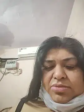 Snapshot of simranjeet_kaur69 chatting on July 28, 8:52 pm simranjeet kaur69 online show from July 28, 8:52 pm