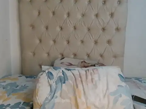 Snapshot of Lihle_00 chatting on July 6, 5:37 pm Lihle 00 online show from July 6, 5:37 pm