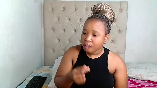 Snapshot of Lihle_00 chatting on July 22, 12:13 am Lihle 00 online show from July 22, 12:13 am