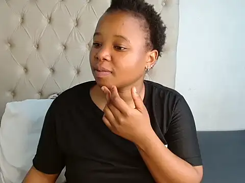 Snapshot of Lihle_00 chatting on July 28, 3:02 am Lihle 00 online show from July 28, 3:02 am