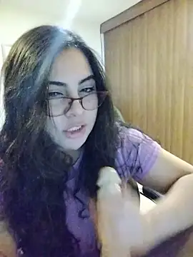 Snapshot of Roxxy_Sade chatting on July 1, 12:34 am Roxxy Sade online show from July 1, 12:34 am