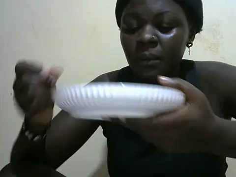 Snapshot of betty_love254 chatting on July 6, 2:03 pm betty love254 online show from July 6, 2:03 pm