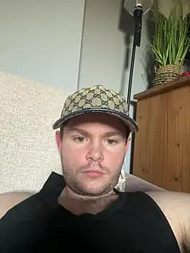 Snapshot of Ronnie153 chatting on June 21, 7:27 pm Ronnie153 online show from June 21, 7:27 pm