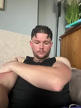 Snapshot of Ronnie153 chatting on July 9, 6:56 pm Ronnie153 online show from July 9, 6:56 pm