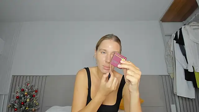 SofiClimbing online show from December 16, 3:55 am