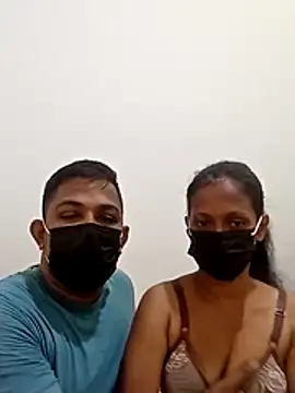 Snapshot of slfuncouple chatting on June 5, 3:24 am slfuncouple online show from June 5, 3:24 am