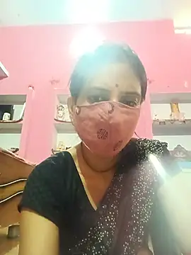 Snapshot of siwanijha007 chatting on July 17, 10:55 am siwanijha007 online show from July 17, 10:55 am