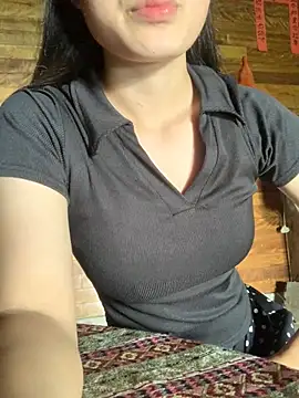 Snapshot of LanAnh00 chatting on June 24, 3:27 am LanAnh00 online show from June 24, 3:27 am