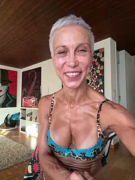 GymQueenCarmen online show from July 29, 5:27 am