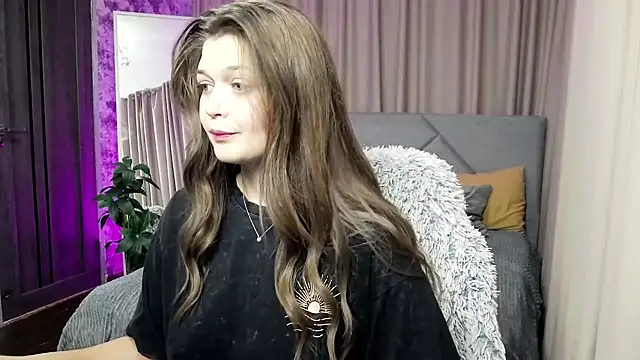 Snapshot of AliceeJin chatting on July 25, 10:35 am AliceeJin online show from July 25, 10:35 am