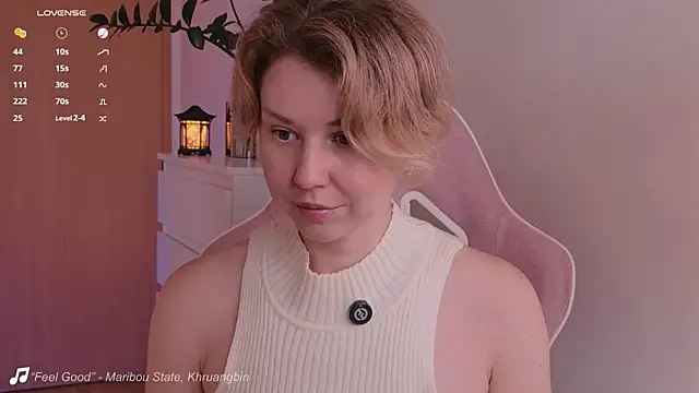 Snapshot of ellathemuse chatting on July 23, 1:09 pm ellathemuse online show from July 23, 1:09 pm