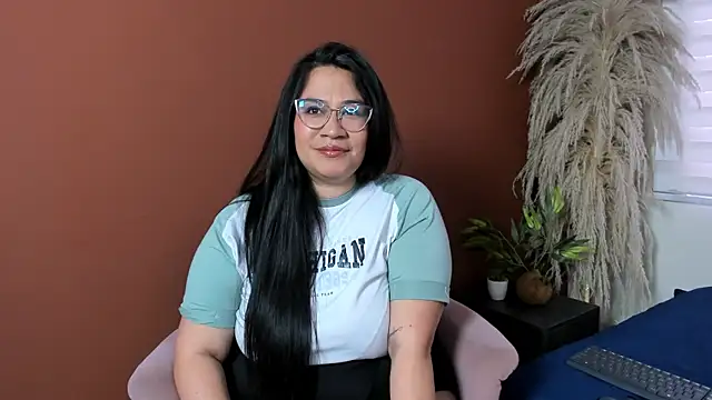 Snapshot of Ambar_Monroe_ chatting on June 2, 12:29 pm Ambar Monroe online show from June 2, 12:29 pm
