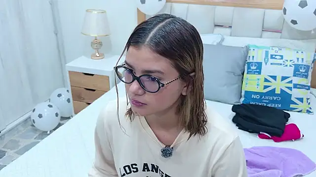 Snapshot of bunny_blush12 chatting on June 24, 6:18 pm bunny blush12 online show from June 24, 6:18 pm