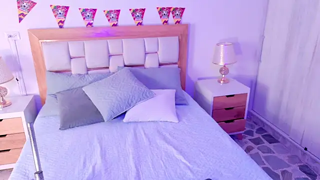 Snapshot of bunny_blush12 chatting on July 3, 7:09 pm bunny blush12 online show from July 3, 7:09 pm