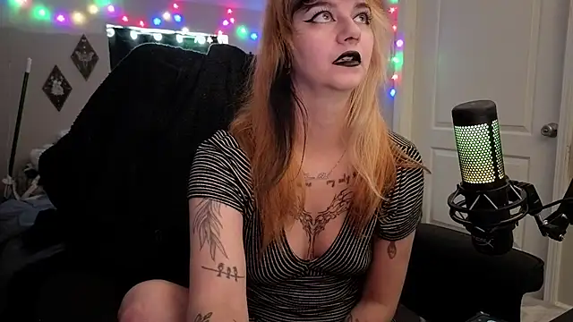 inarafoxxx  online show from July 19, 6:33 pm