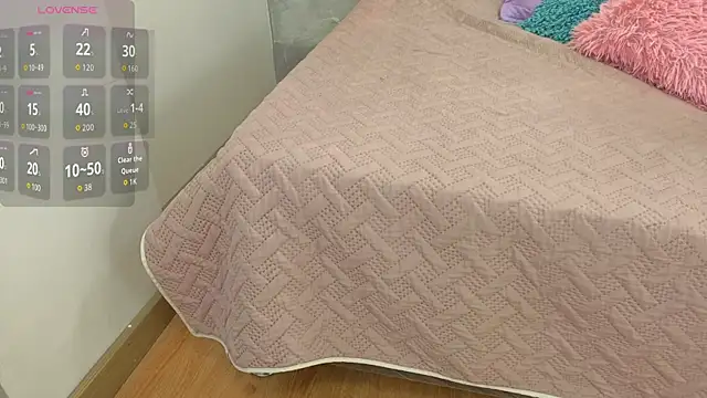 Snapshot of karol_lopez_ chatting on July 13, 12:52 pm karol lopez online show from July 13, 12:52 pm