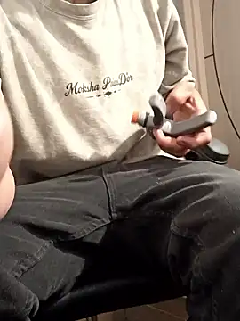 Snapshot of MalekXarxxx chatting on June 6, 2:38 am MalekXarxxx online show from June 6, 2:38 am