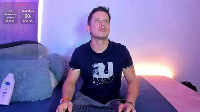 johnycooper08 online show from July 17, 12:34 pm