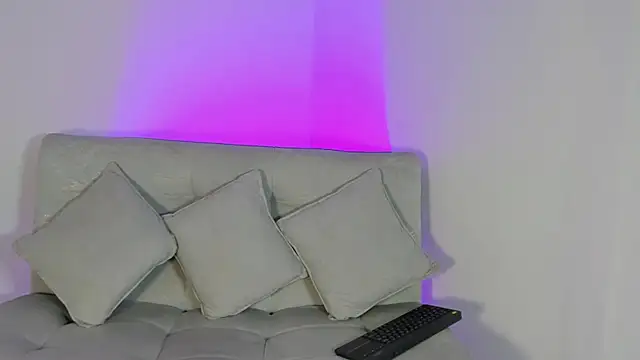 Snapshot of LindseyCarter chatting on July 17, 8:24 pm LindseyCarter online show from July 17, 8:24 pm