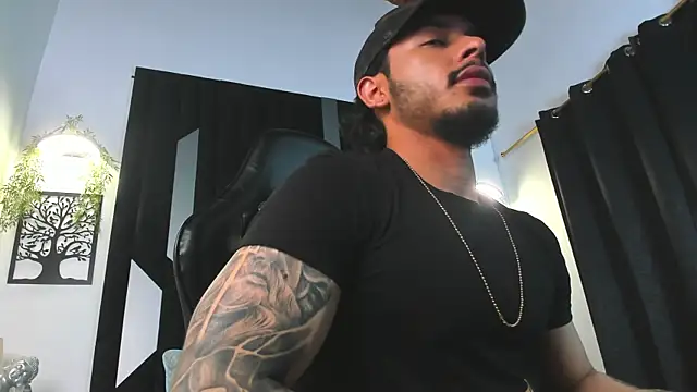 Snapshot of Justin_WhiteJS chatting on June 3, 2:33 pm Justin WhiteJS online show from June 3, 2:33 pm